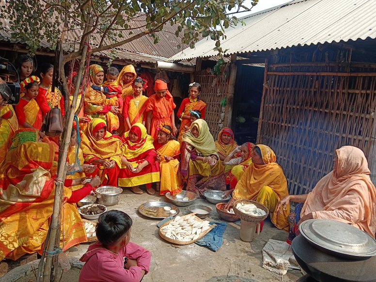 পূণর্ভবার তীরে গ্রাম বাংলার পিঠা-পুলি উৎসব ও পোষালু